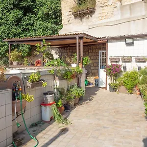 https://the-heart-of-naples-80132.hotels-amalfi.com
